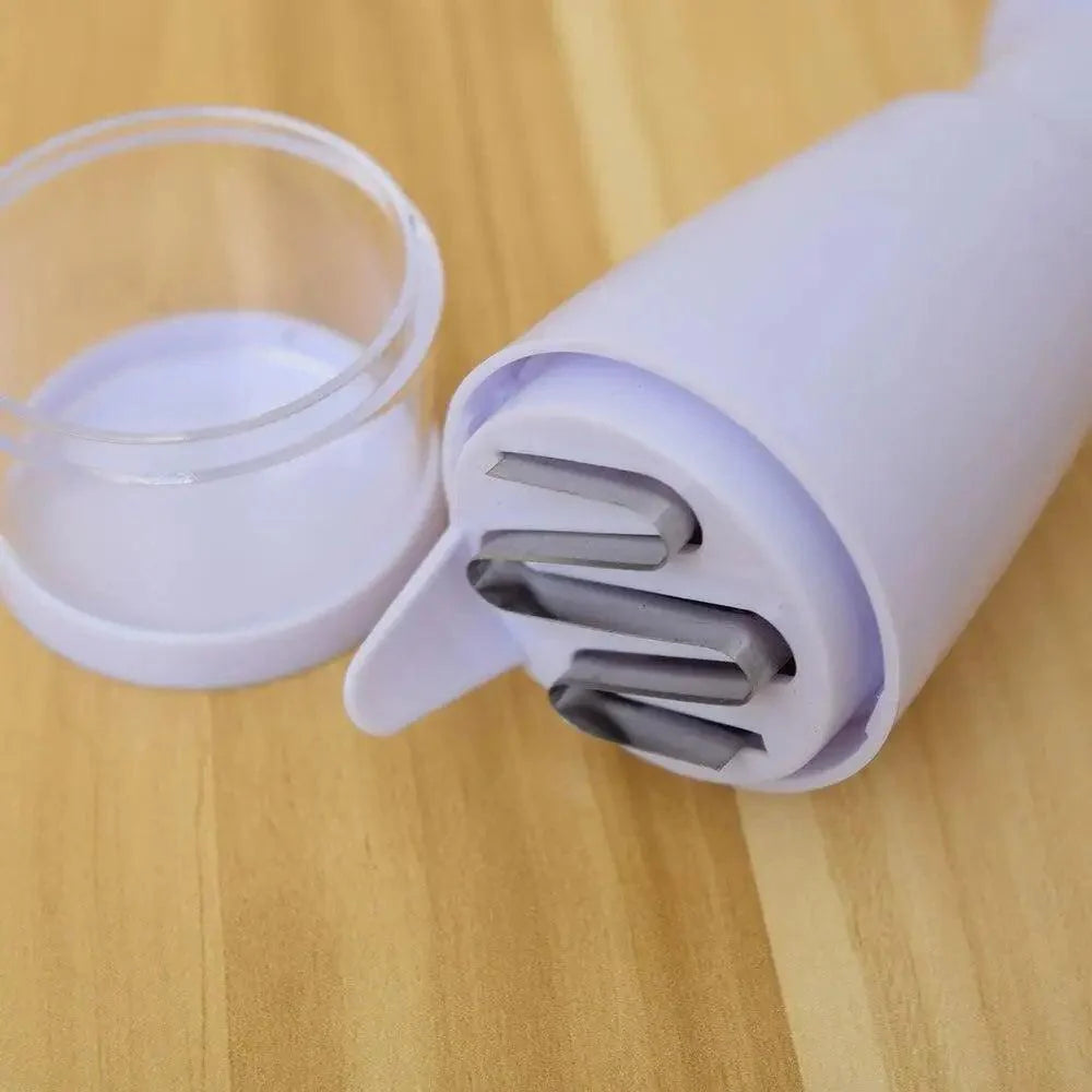 Food chopper press with transparent container top-down view